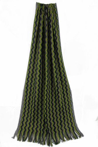 Strickschal Zick Zack modisch grün schwarz 100% Wolle